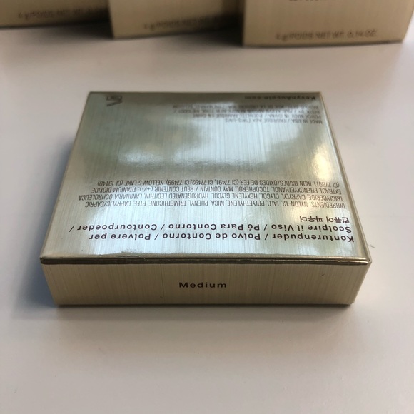Kevyn Aucoin - The Sculpting Powder - Picture 5 of 7